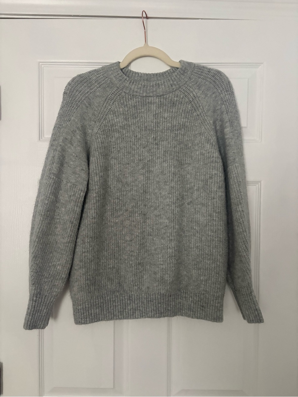 Topshop Women’s Light Gray Ribbed Crewneck Sweater
